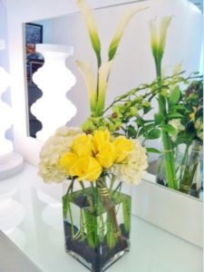 stylish callas and roses flower arrangement