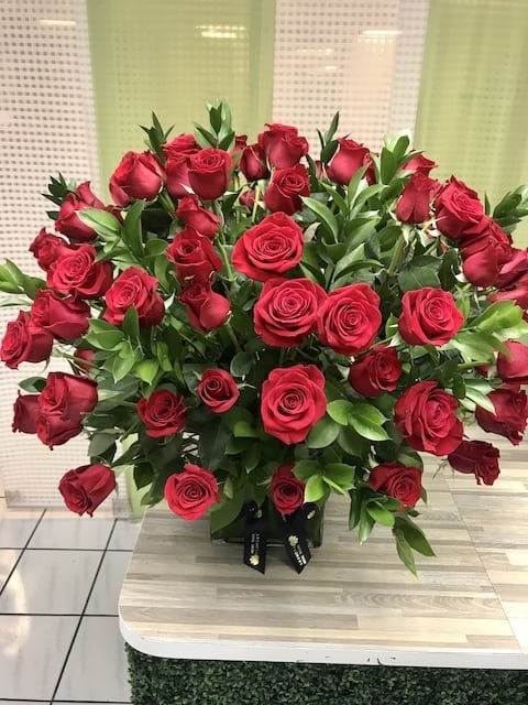 Benjamin Roses Bouquet (100 roses) - More Than Flowers Delivery Online ...